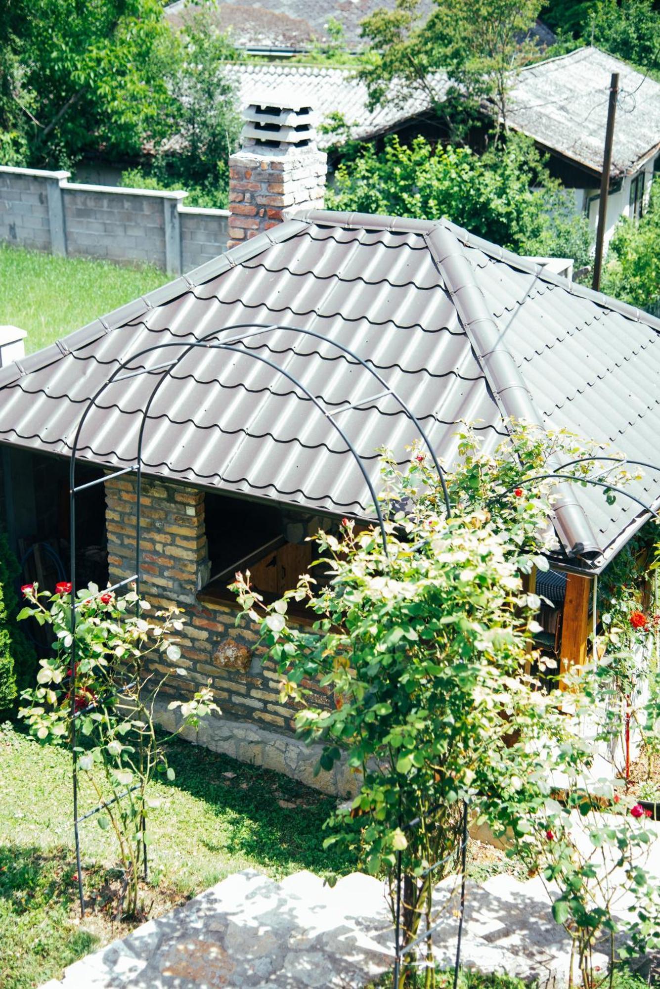 Apartmani Maslacak Vrdnik Exterior photo