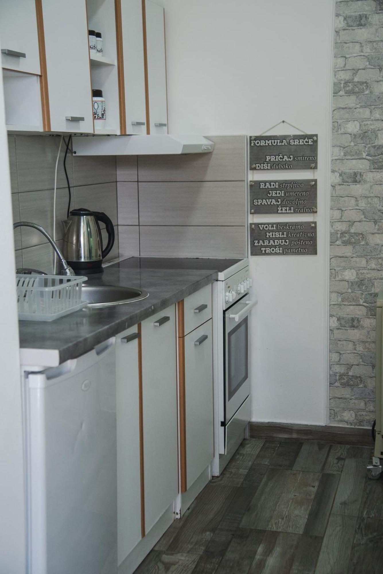 Apartmani Maslacak Vrdnik Exterior photo